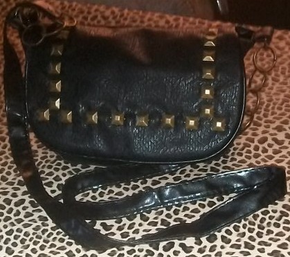 -----------Precio por menor: $ 170.---------Medidas: Piso: 08cm.; Alto: 20cm.; Ancho: 27cm